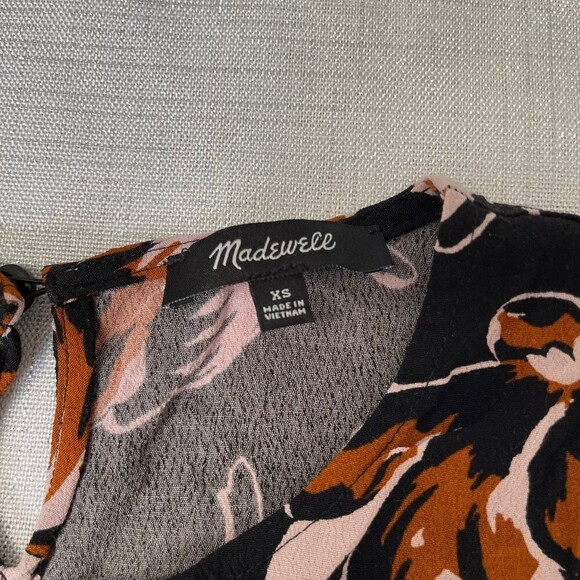 Madewell Duskblossom Shirred Short Sleeve Top. Size XS - Picture 5 of 9